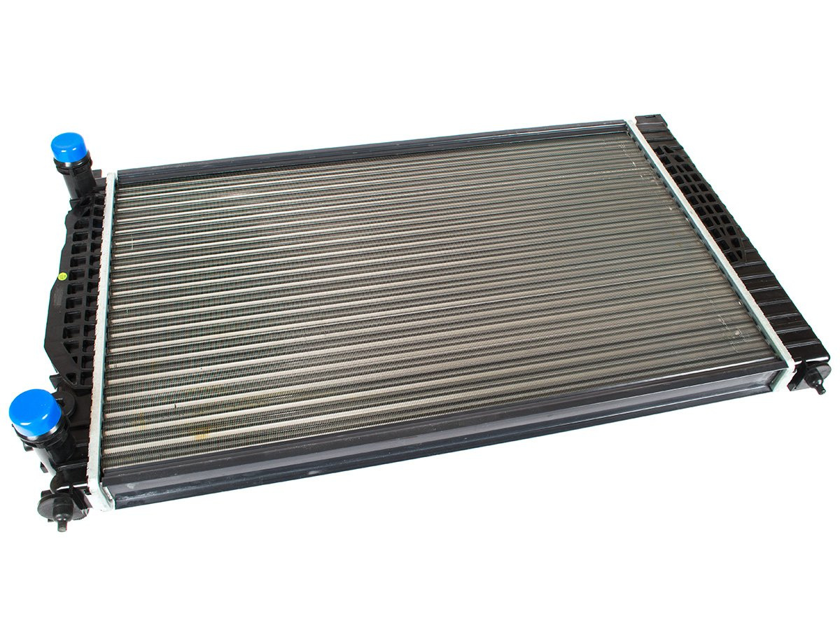 Audi A4 B5 95-01 1,6 / 1,8 benzyna / 1,9 TDI manualna skrzynia biegów chłodnica wody Z OTWOREM NA CZUJNIK