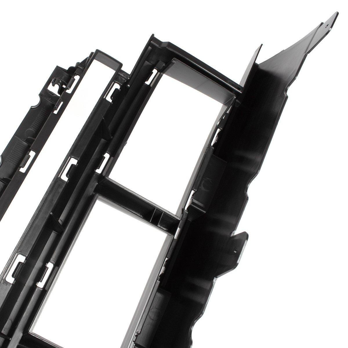 Mercedes W176 A-Klasa 15-18 atrapa kratka w zderzak przedni środkowa CZARNA