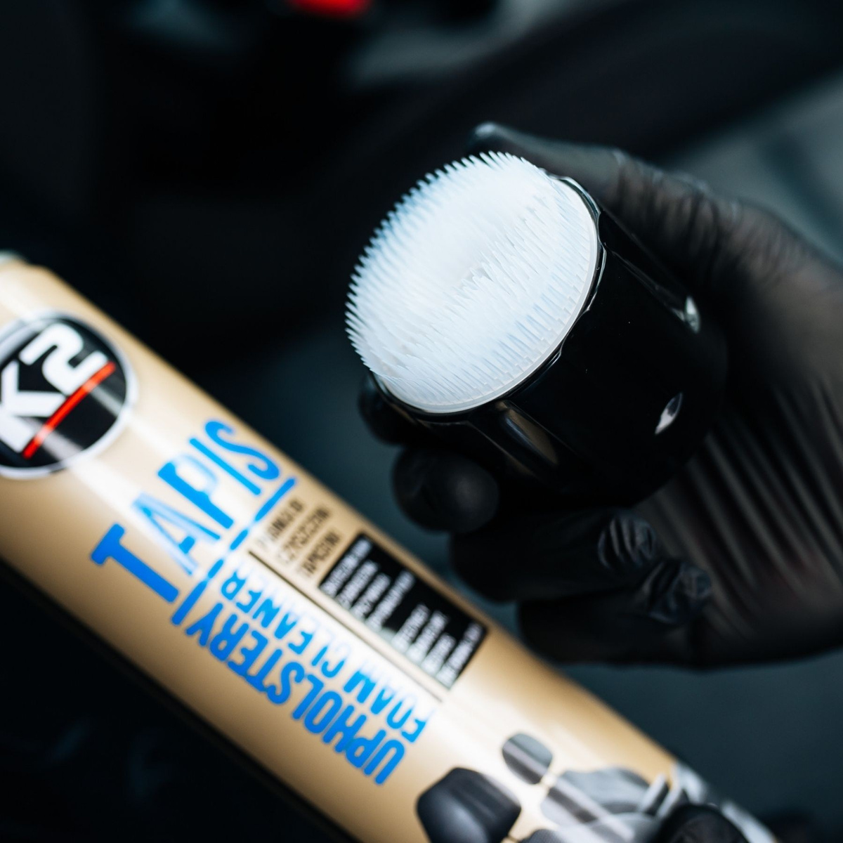 Pianka do czyszczenia tapicerki ze szczotką K2 TAPIS 600ml aerozol K206B