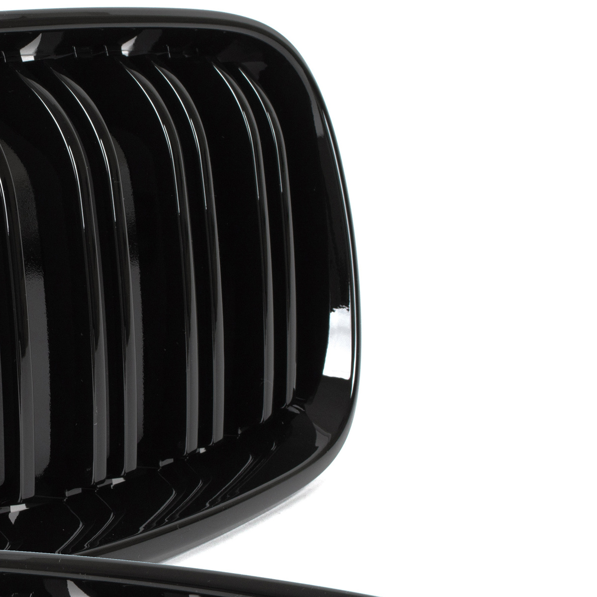 BMW 2 F22 2012- atrapy między reflektory (nerki) lewa + prawa kpl. BLACK GLOSSY DOUBLE BAR