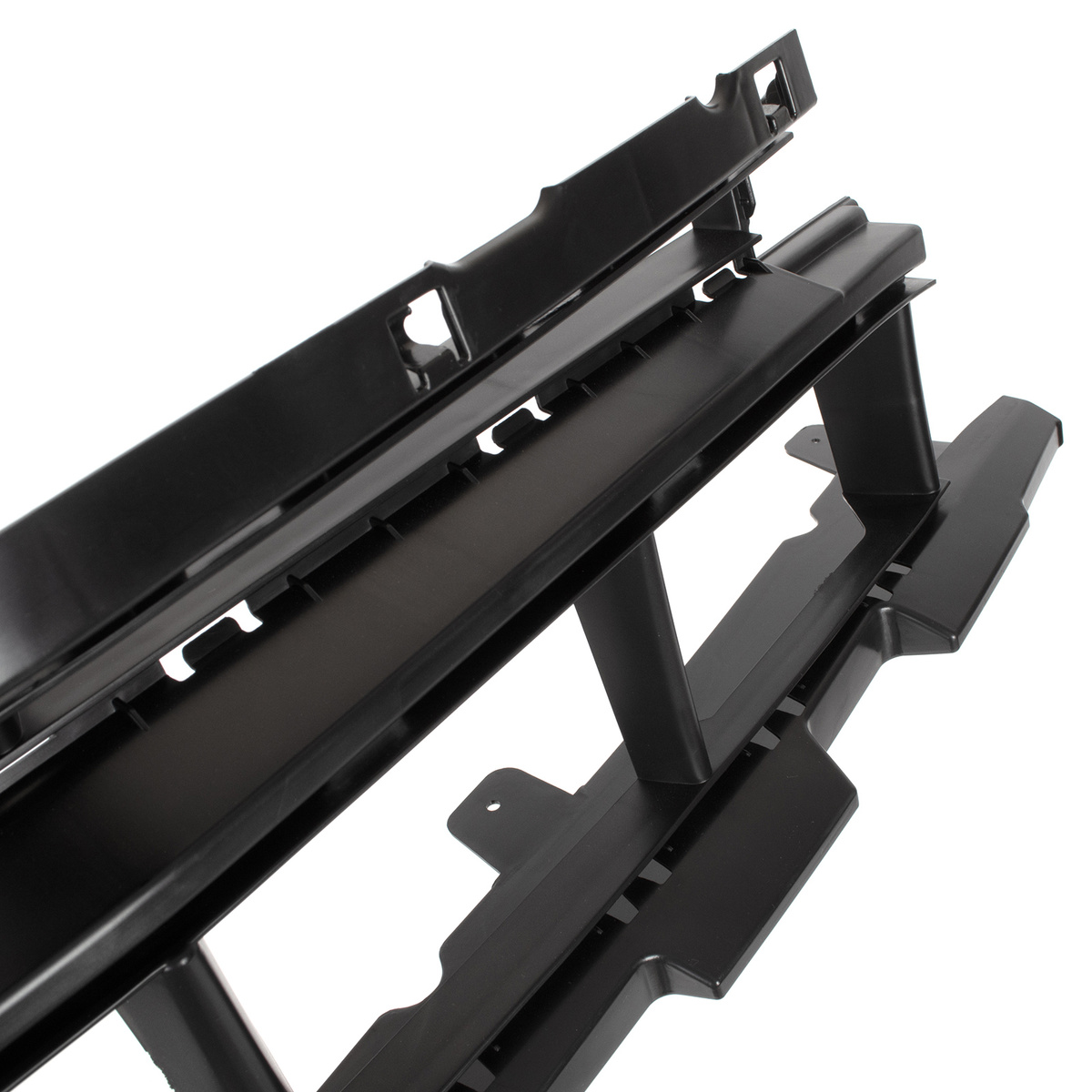 Mercedes W176 A-Klasa 15-18 atrapa kratka w zderzak przedni środkowa CZARNA